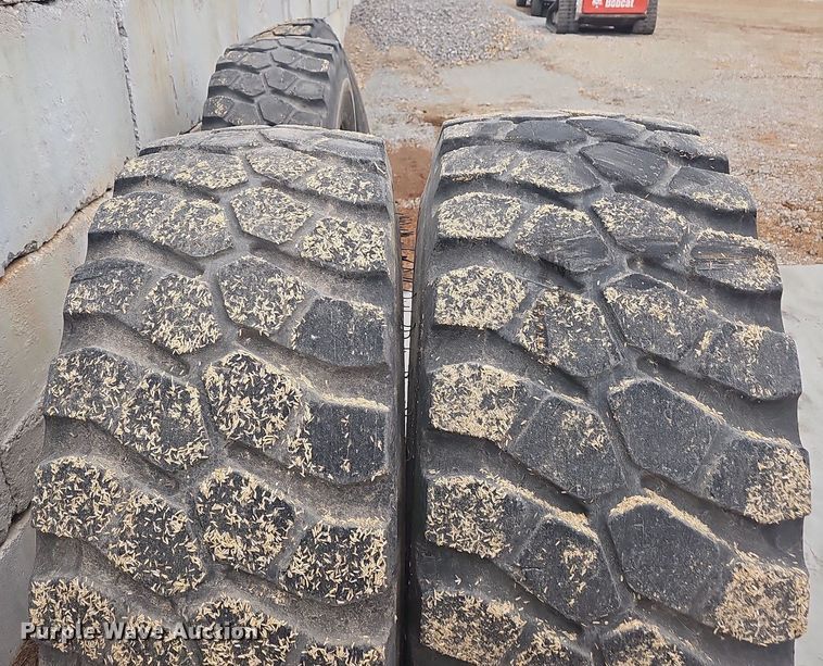 image for item NP9058 (4) Titan 20.5/R25 tires