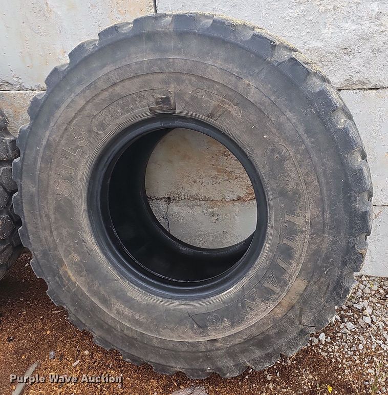image for item NP9058 (4) Titan 20.5/R25 tires