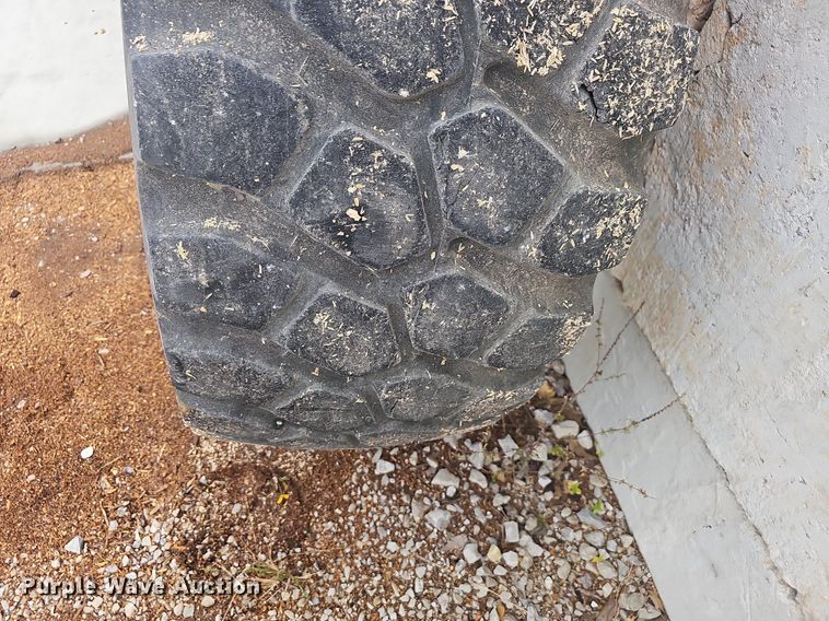 image for item NP9058 (4) Titan 20.5/R25 tires