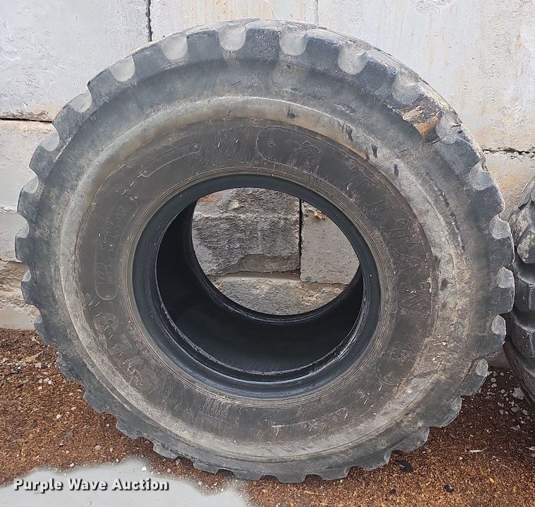 image for item NP9058 (4) Titan 20.5/R25 tires