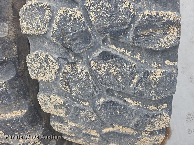 image for item NP9058 (4) Titan 20.5/R25 tires