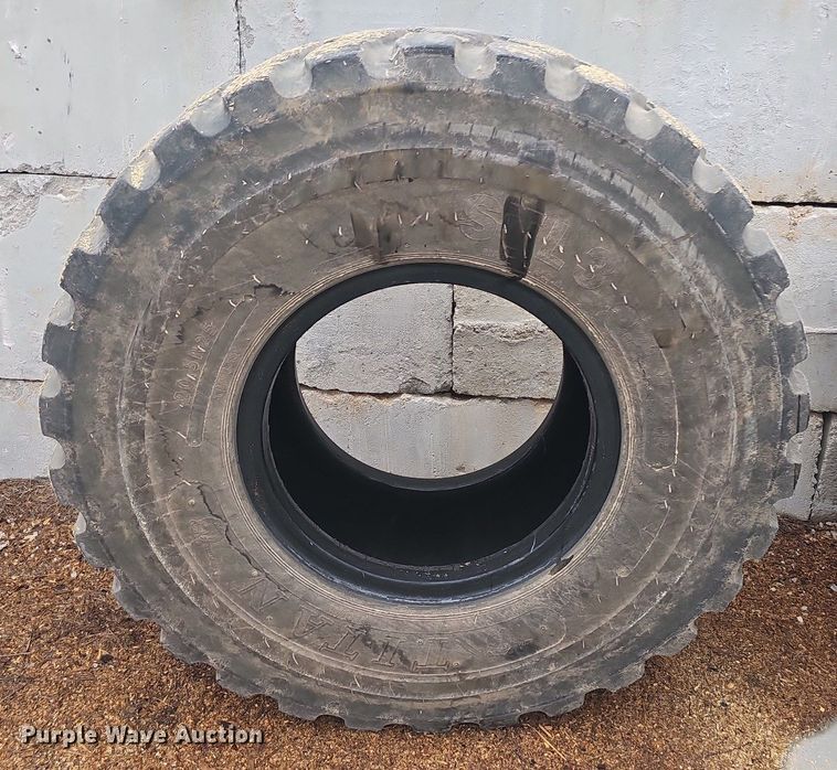 image for item NP9058 (4) Titan 20.5/R25 tires