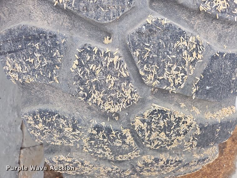 image for item NP9058 (4) Titan 20.5/R25 tires