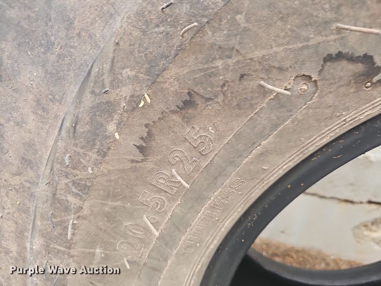 image for item NP9058 (4) Titan 20.5/R25 tires