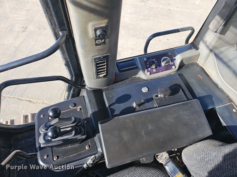 image for item NP9092 2007 Caterpillar 953C  track loader