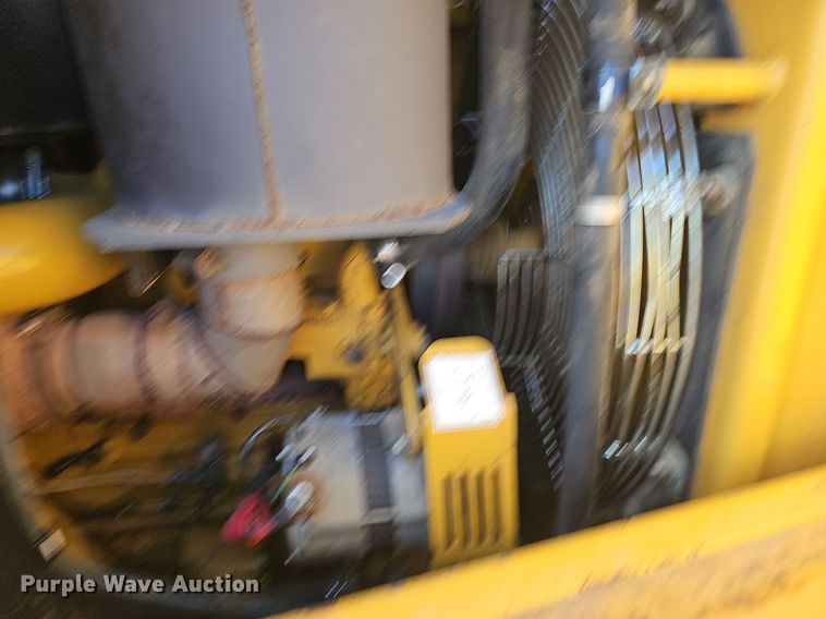 image for item NP9092 2007 Caterpillar 953C  track loader