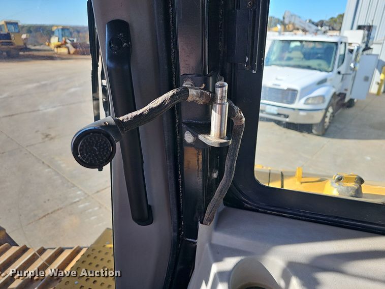 image for item NP9093 2012 Caterpillar D6T XW  dozer