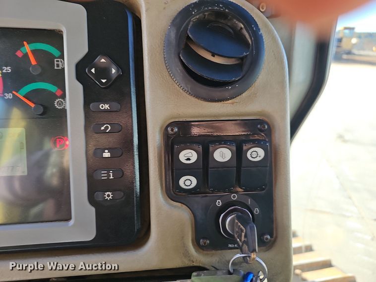 image for item NP9093 2012 Caterpillar D6T XW  dozer