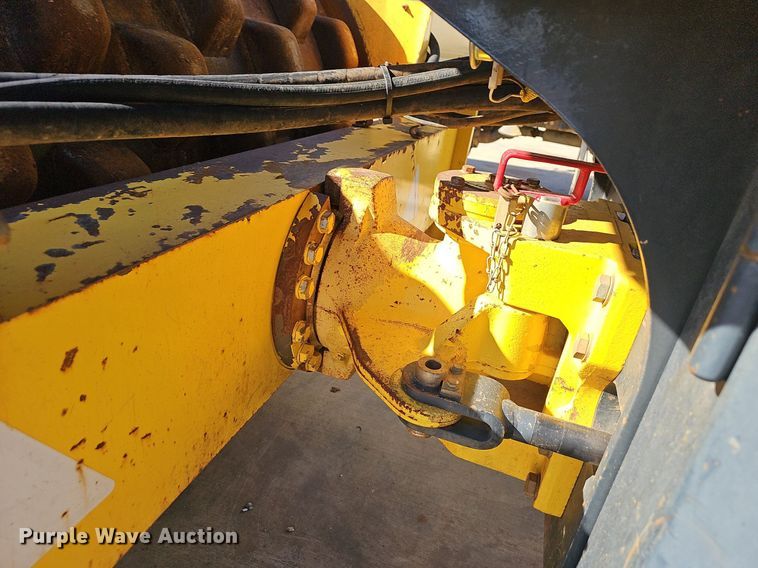 image for item NP9102 2012 Bomag BW213PDH-40  single drum vibratory roller