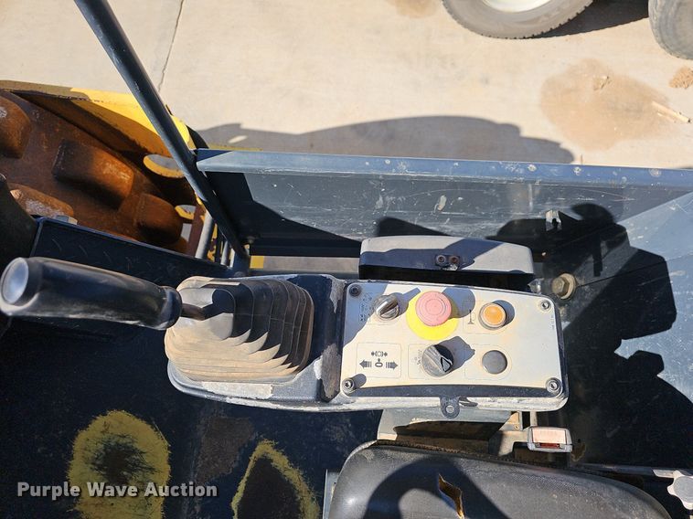 image for item NP9102 2012 Bomag BW213PDH-40  single drum vibratory roller