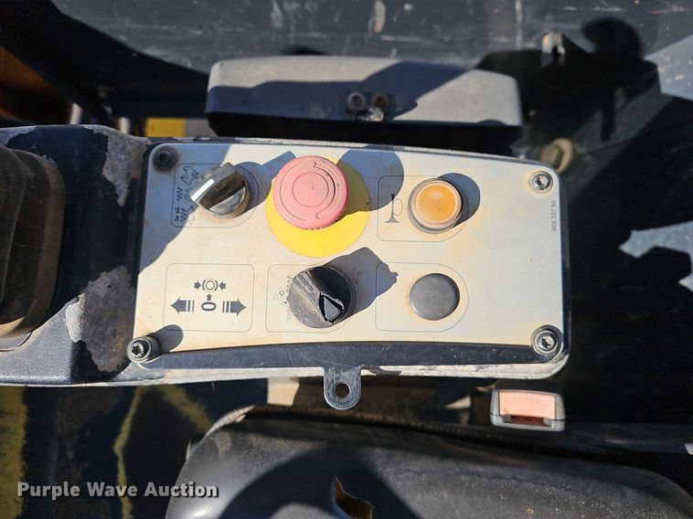 image for item NP9102 2012 Bomag BW213PDH-40  single drum vibratory roller