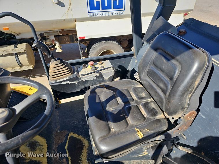 image for item NP9102 2012 Bomag BW213PDH-40  single drum vibratory roller