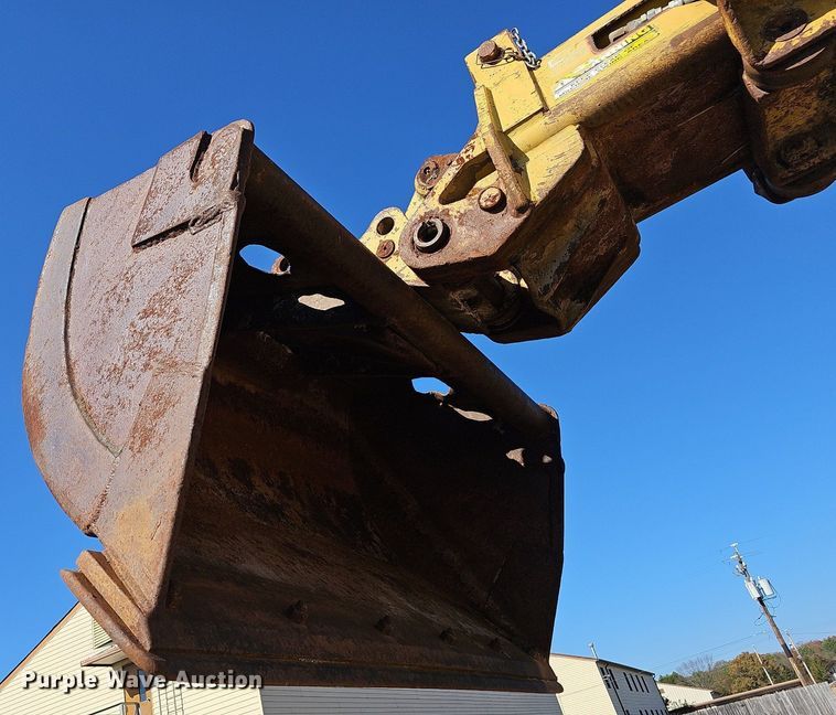 image for item NP9116 1997 Gradall G3WD  wheeled excavator