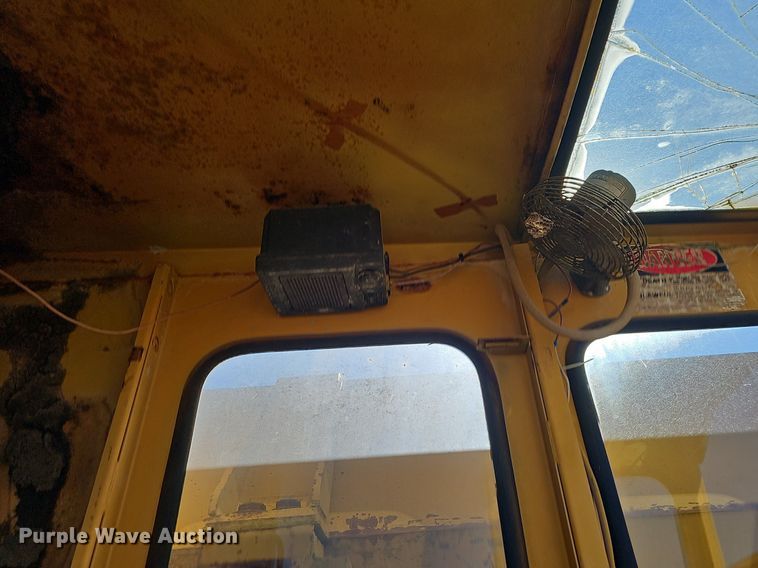 image for item NP9116 1997 Gradall G3WD  wheeled excavator