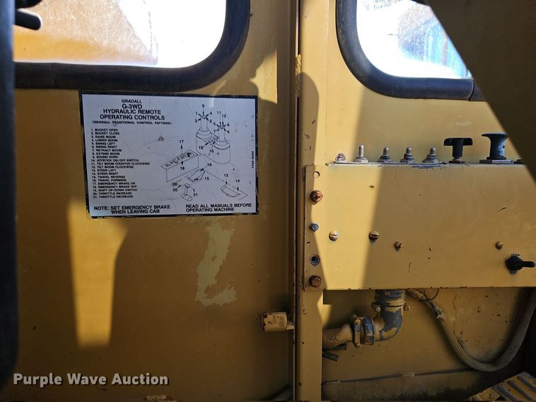 image for item NP9116 1997 Gradall G3WD  wheeled excavator