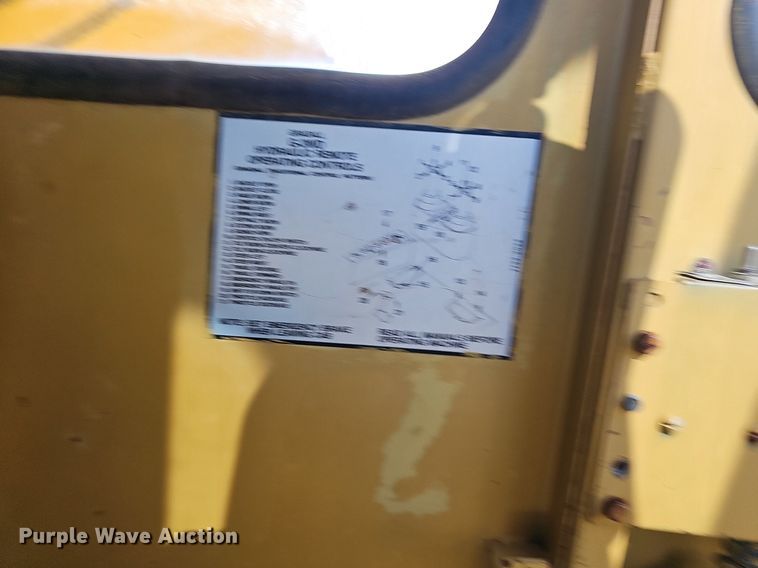 image for item NP9116 1997 Gradall G3WD  wheeled excavator