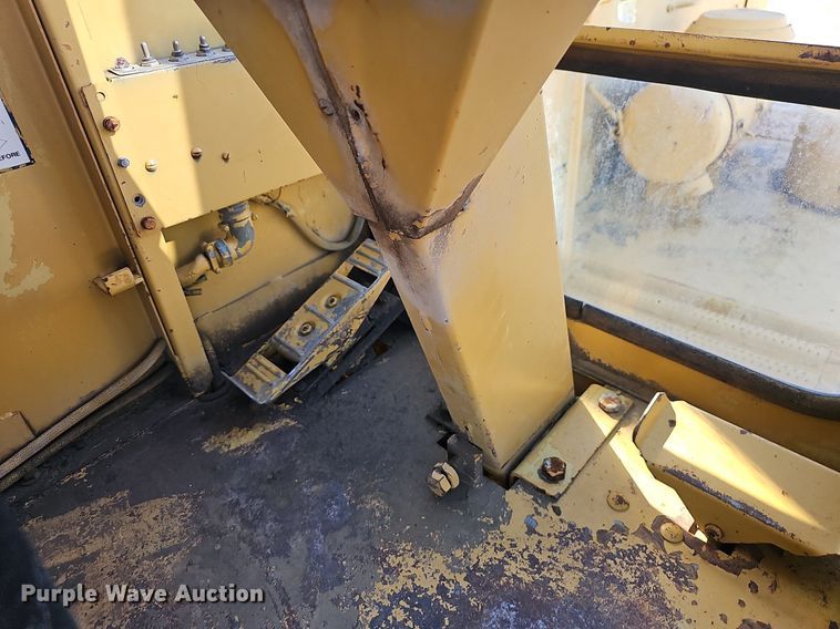 image for item NP9116 1997 Gradall G3WD  wheeled excavator