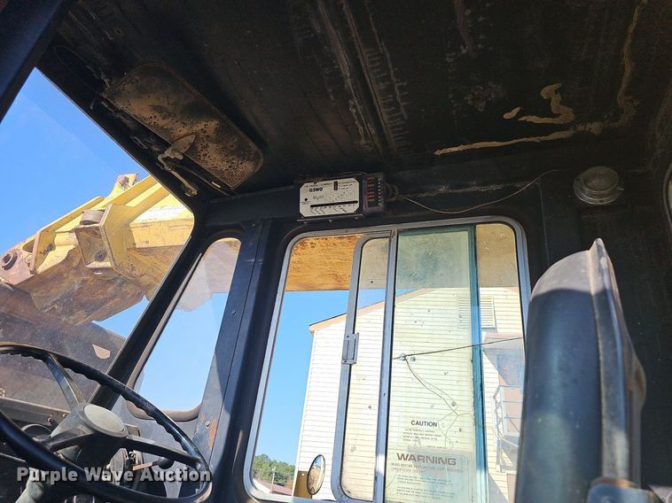 image for item NP9116 1997 Gradall G3WD  wheeled excavator