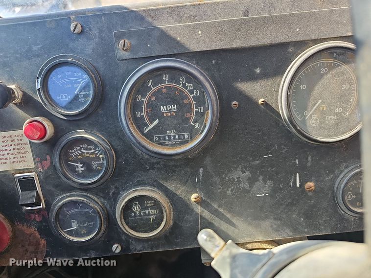 image for item NP9116 1997 Gradall G3WD  wheeled excavator