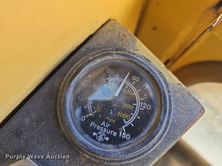 image for item NP9116 1997 Gradall G3WD  wheeled excavator