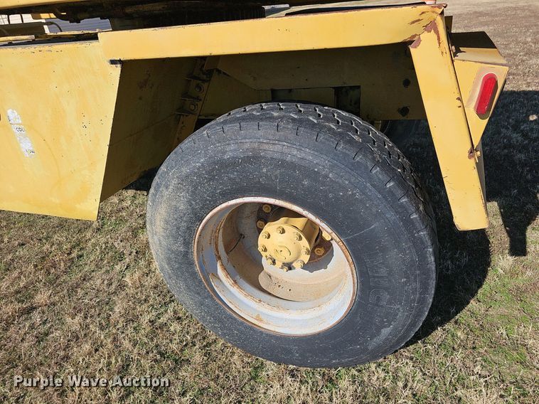 image for item NP9116 1997 Gradall G3WD  wheeled excavator