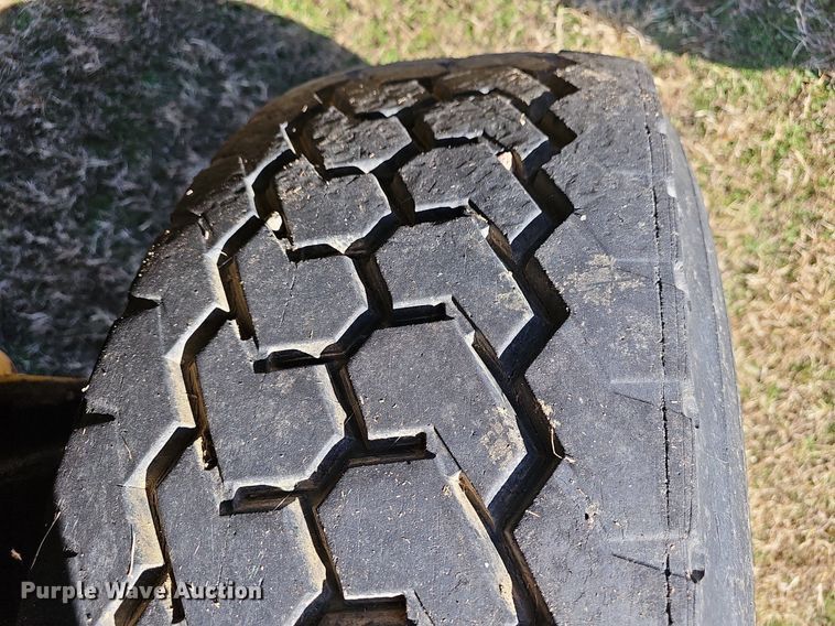 image for item NP9116 1997 Gradall G3WD  wheeled excavator