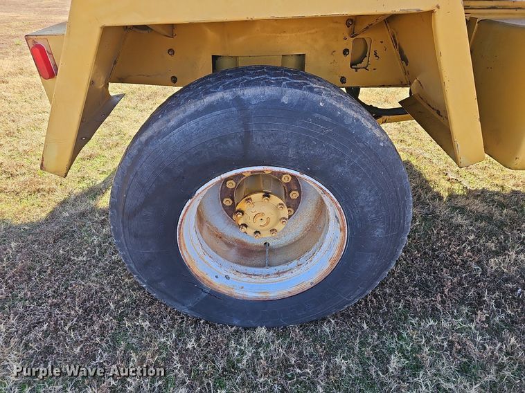 image for item NP9116 1997 Gradall G3WD  wheeled excavator