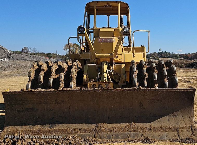 image for item NP9120 1973 Caterpillar 825B  soil compactor