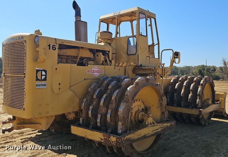 image for item NP9120 1973 Caterpillar 825B  soil compactor