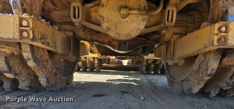 image for item NP9120 1973 Caterpillar 825B  soil compactor