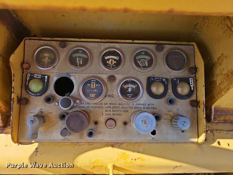 image for item NP9120 1973 Caterpillar 825B  soil compactor