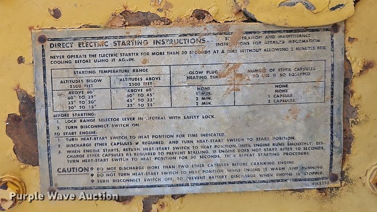 image for item NP9120 1973 Caterpillar 825B  soil compactor