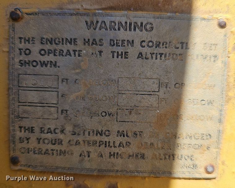 image for item NP9120 1973 Caterpillar 825B  soil compactor