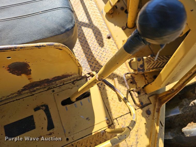 image for item NP9120 1973 Caterpillar 825B  soil compactor