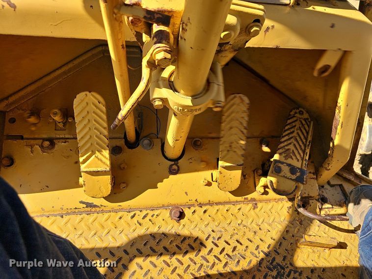 image for item NP9120 1973 Caterpillar 825B  soil compactor