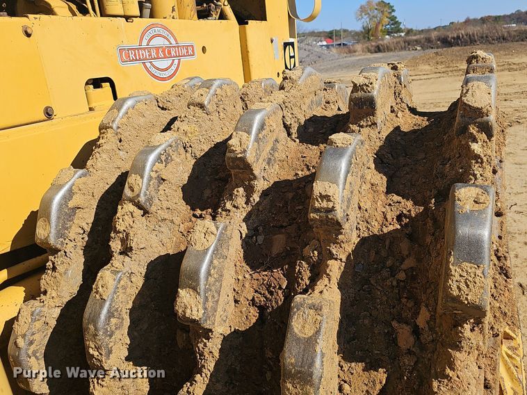 image for item NP9120 1973 Caterpillar 825B  soil compactor