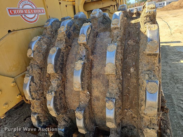 image for item NP9120 1973 Caterpillar 825B  soil compactor