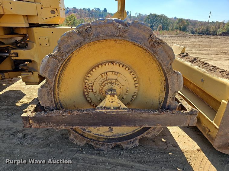image for item NP9120 1973 Caterpillar 825B  soil compactor