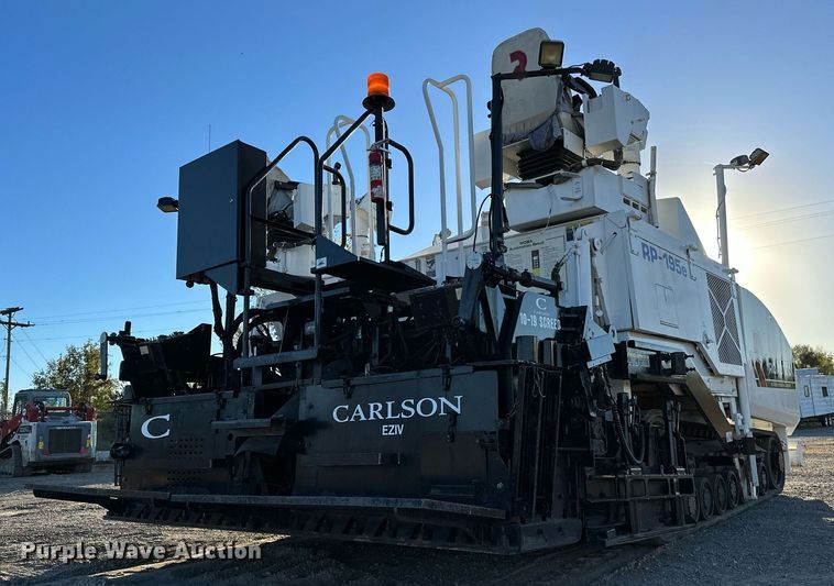 image for item NQ9470 2011 Roadtec RP-195E  paver