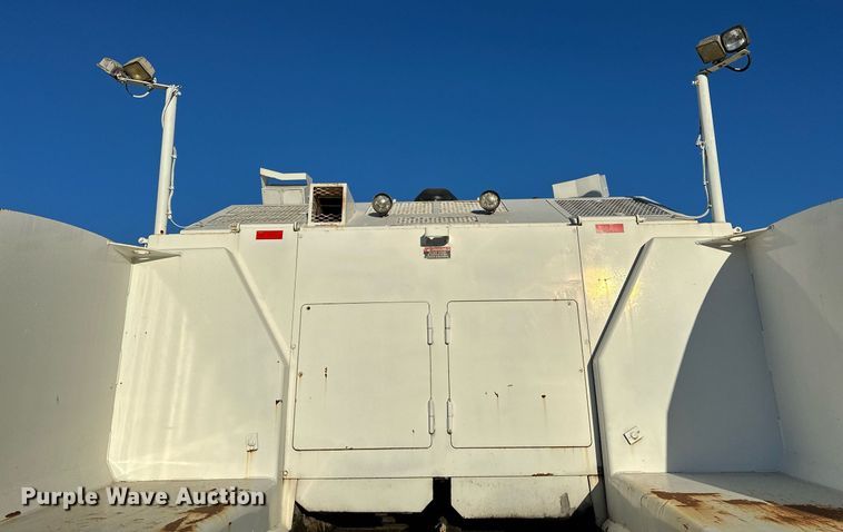 image for item NQ9470 2011 Roadtec RP-195E  paver