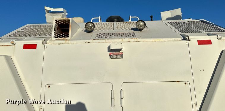 image for item NQ9470 2011 Roadtec RP-195E  paver