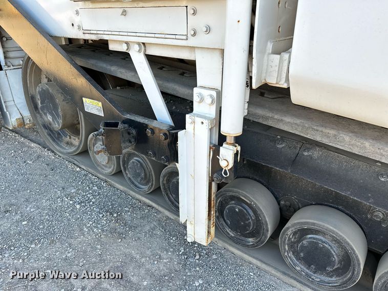 image for item NQ9470 2011 Roadtec RP-195E  paver