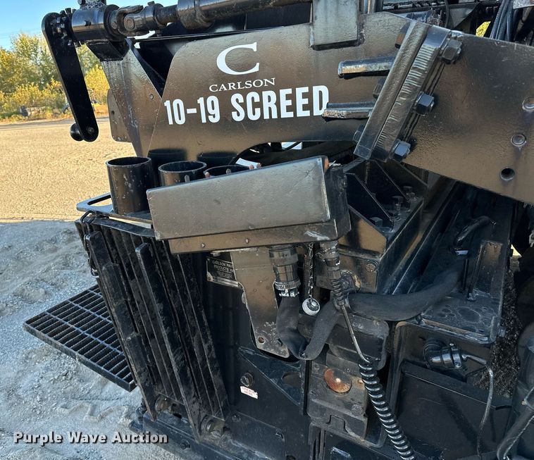 image for item NQ9470 2011 Roadtec RP-195E  paver