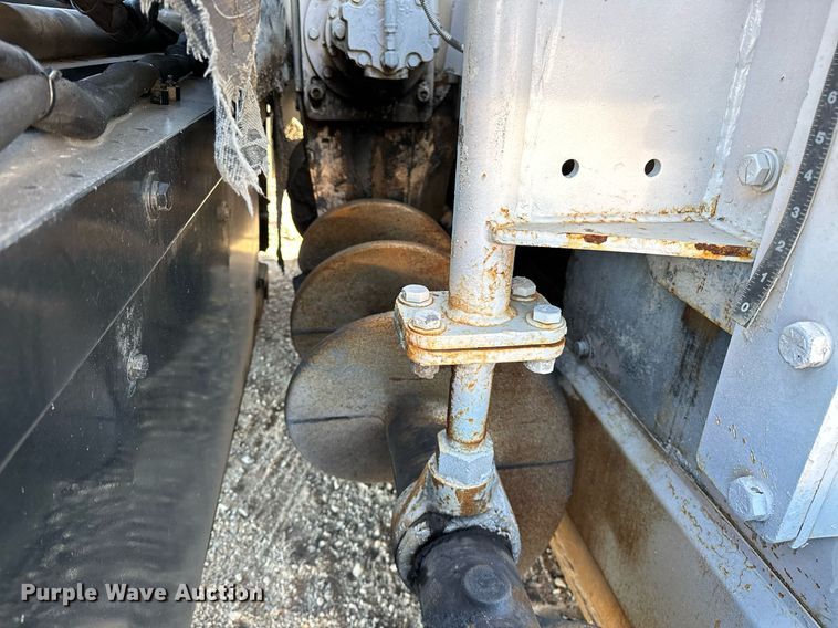 image for item NQ9470 2011 Roadtec RP-195E  paver