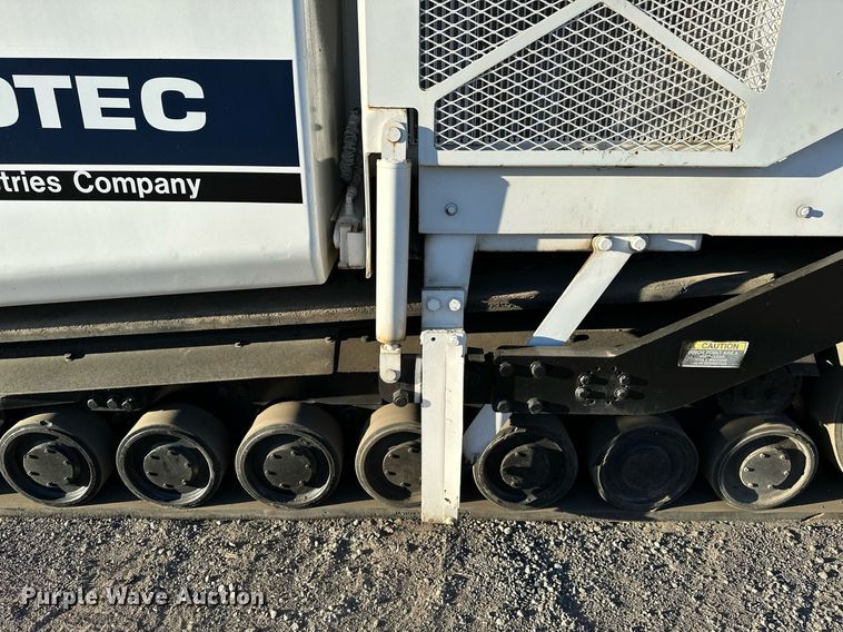 image for item NQ9470 2011 Roadtec RP-195E  paver
