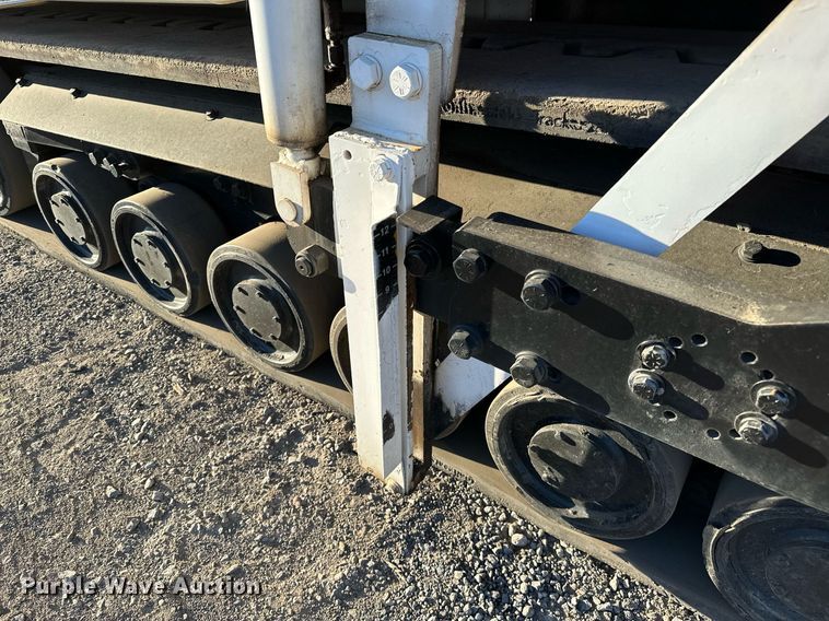 image for item NQ9470 2011 Roadtec RP-195E  paver