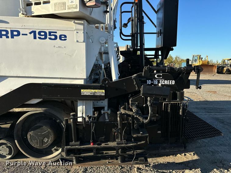 image for item NQ9470 2011 Roadtec RP-195E  paver