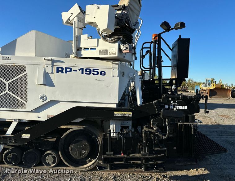 image for item NQ9470 2011 Roadtec RP-195E  paver