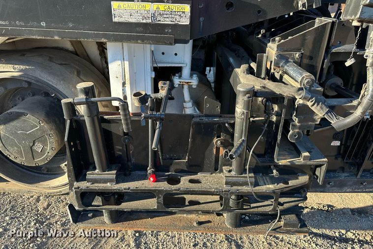 image for item NQ9470 2011 Roadtec RP-195E  paver