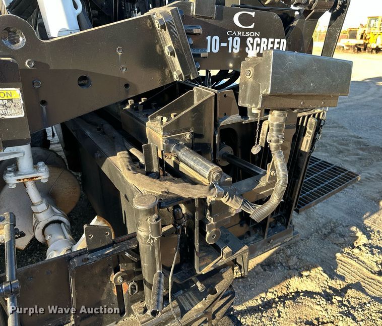 image for item NQ9470 2011 Roadtec RP-195E  paver